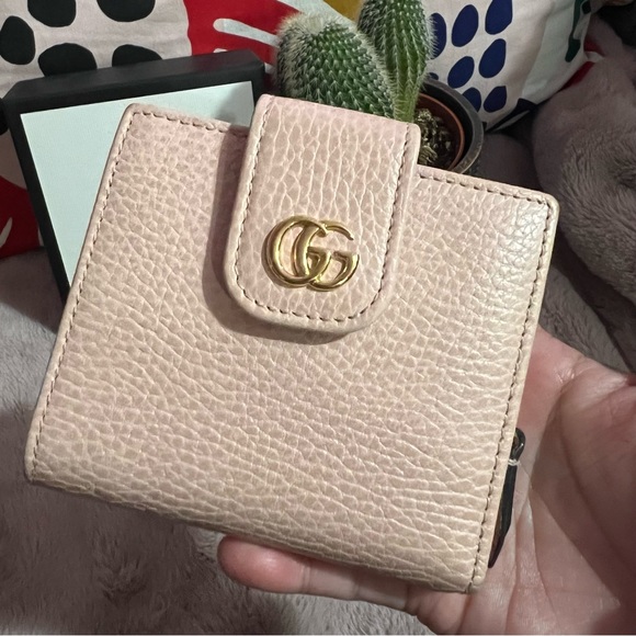 GUCCI Pebbled Calfskin GG Marmont French Wallet - Picture 3 of 16